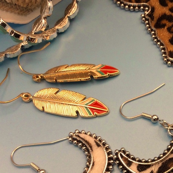 NWT Gold Aztec Native Feather EARRINGS Boho - Picture 3 of 7